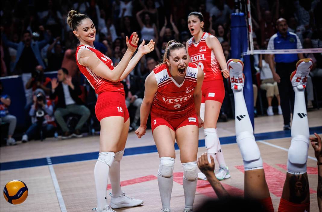 Filenin Sultanları'nda kötü haber: Zehra Güneş, Melissa Vargas, İlkin Aydın, Ebrar Karakurt 2